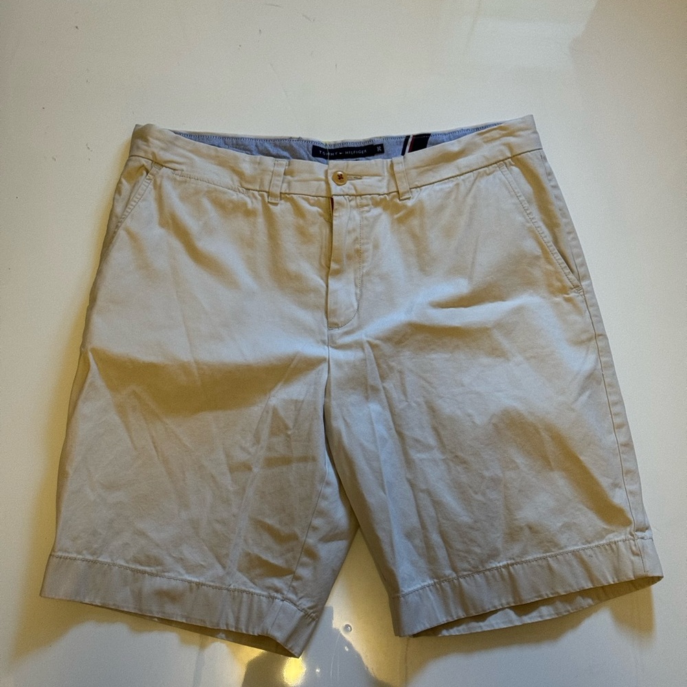 Tommy Hilfiger Men's Tan Flat Front Shorts